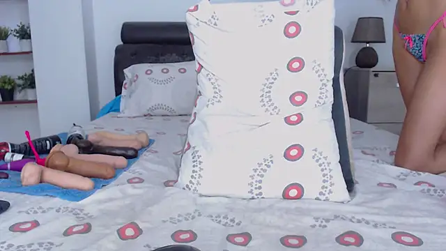 Snapshot of AnaMurcia chatting on December 15, 2024, 8:25 pm AnaMurcia online show from December 15, 2024, 8:25 pm