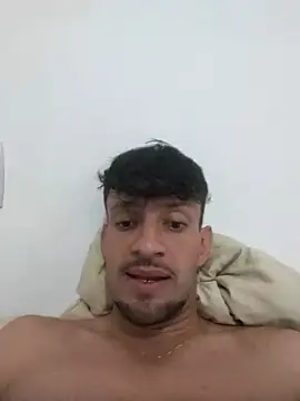 Snapshot of Robertao20cm chatting on December 7, 2024, 7:27 pm Robertao20cm online show from December 7, 2024, 7:27 pm