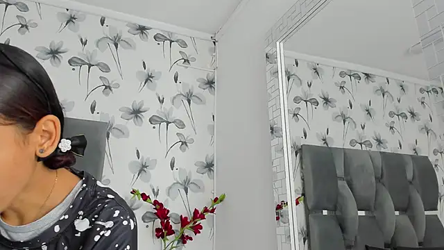 Snapshot of Ehotloveaxxx chatting on November 10, 2025, 1:05 pm Ehotloveaxxx online show from November 10, 2025, 1:05 pm