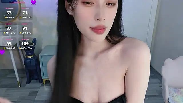 Snapshot of Aurora_99 chatting on December 17, 2024, 9:05 pm Aurora 99 online show from December 17, 2024, 9:05 pm