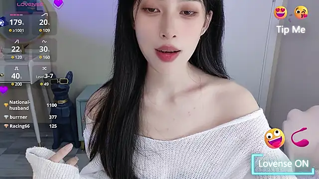 Snapshot of Aurora_99 chatting on December 18, 2024, 4:28 pm Aurora 99 online show from December 18, 2024, 4:28 pm