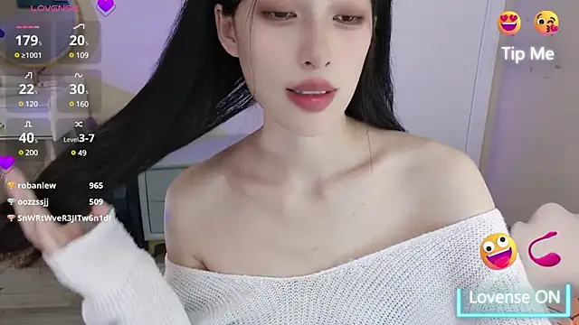 Snapshot of Aurora_99 chatting on December 31, 2024, 1:08 pm Aurora 99 online show from December 31, 2024, 1:08 pm