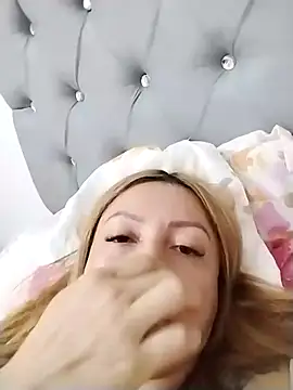 Snapshot of malusexy33 chatting on March 22, 2026, 4:27 am malusexy33 online show from March 22, 2026, 4:27 am