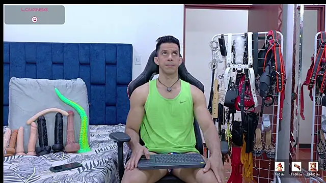 Snapshot of JoseRumbero26 chatting on July 28, 2026, 12:48 pm JoseRumbero26 online show from July 28, 2026, 12:48 pm