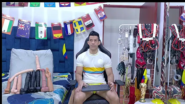 JoseRumbero26 online show from June 12, 2026, 11:41 am