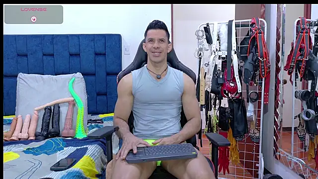 Snapshot of JoseRumbero26 chatting on July 22, 2026, 12:40 pm JoseRumbero26 online show from July 22, 2026, 12:40 pm