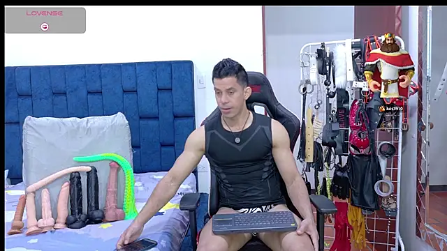Snapshot of JoseRumbero26 chatting on July 8, 2026, 11:55 am JoseRumbero26 online show from July 8, 2026, 11:55 am