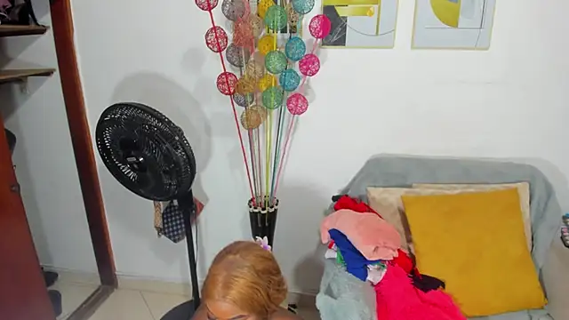 Snapshot of helena_copper_ chatting on May 15, 2026, 3:54 pm helena copper online show from May 15, 2026, 3:54 pm