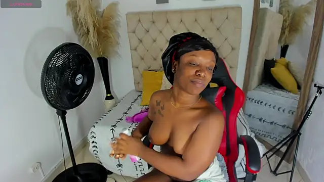 helena copper  online show from December 1, 2025, 9:37 pm