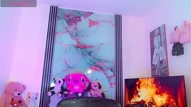  ChanellR  online show from September 27, 2025, 8:15 pm