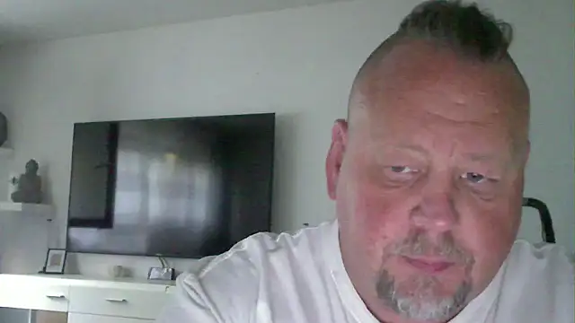 pimmelmann3 online show from April 29, 2026, 5:06 pm