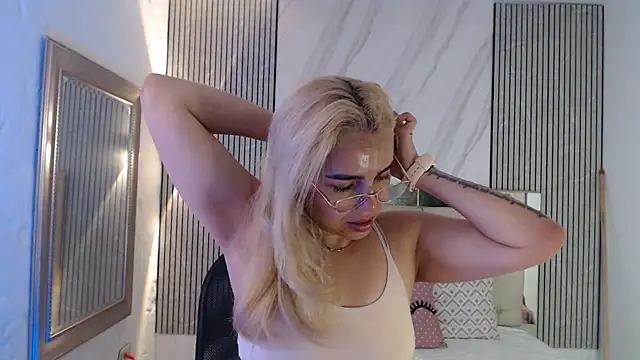 Snapshot of ashley__tylor chatting on June 9, 2026, 3:24 pm ashley tylor online show from June 9, 2026, 3:24 pm