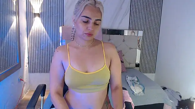 Snapshot of ashley__tylor chatting on July 10, 2026, 3:34 pm ashley tylor online show from July 10, 2026, 3:34 pm