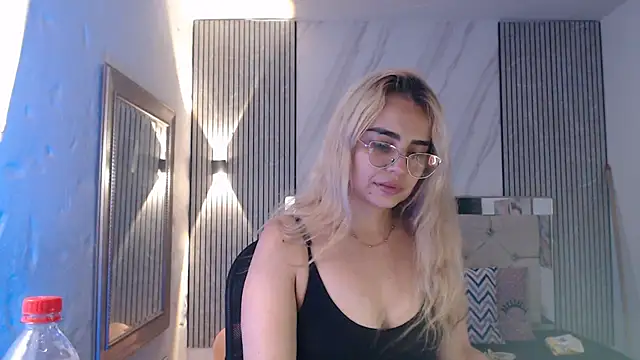 Snapshot of ashley__tylor chatting on May 11, 2026, 9:01 pm ashley tylor online show from May 11, 2026, 9:01 pm