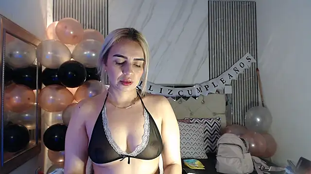 ashley  tylor online show from April 24, 2026, 10:01 pm