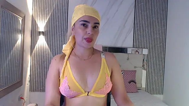 Snapshot of ashley__tylor chatting on June 21, 2026, 6:36 pm ashley tylor online show from June 21, 2026, 6:36 pm