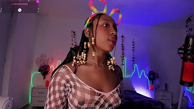 EmmaSanzz  online show from October 17, 2025, 11:34 am