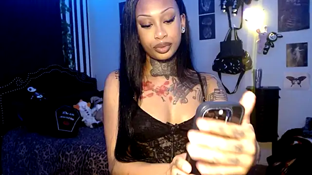 Snapshot of TrinityTeighlor chatting on February 7, 2026, 7:27 am TrinityTeighlor online show from February 7, 2026, 7:27 am