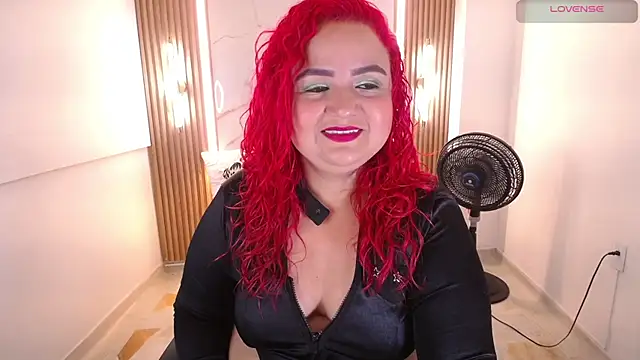 Snapshot of Mariana_Rojas chatting on May 12, 2026, 5:15 am Mariana Rojas online show from May 12, 2026, 5:15 am