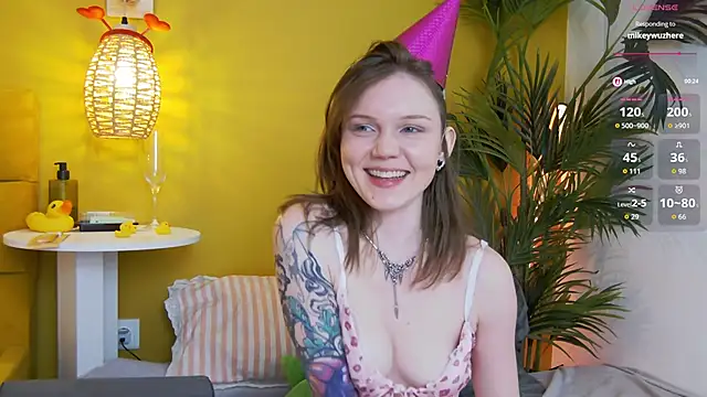 lessysweety online show from March 11, 2026, 3:33 am