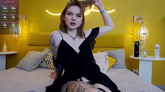 Snapshot of lessysweety chatting on October 14, 2025, 3:29 am lessysweety online show from October 14, 2025, 3:29 am