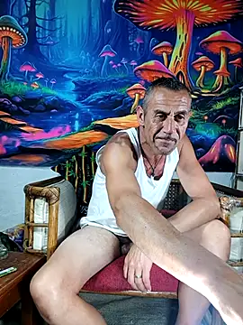 Snapshot of Bbboy42 chatting on November 12, 2025, 9:07 pm Bbboy42 online show from November 12, 2025, 9:07 pm