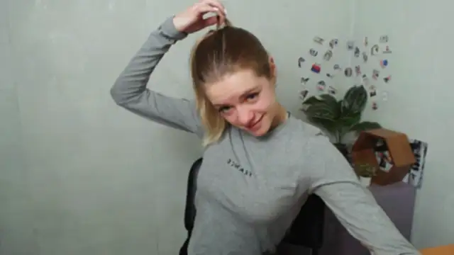 AliceFlirtt  online show from December 17, 2025, 9:58 am