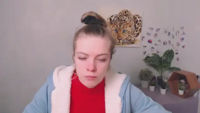 AliceFlirtt  online show from February 5, 2026, 12:34 pm