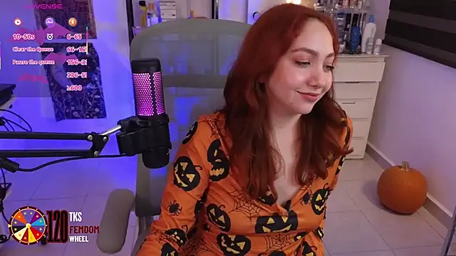 LilyVelvett online show from October 29, 2025, 3:05 am