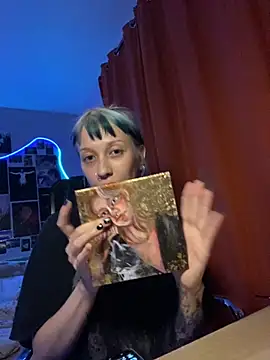 Snapshot of Dooubletroublee chatting on October 15, 2025, 2:32 am Dooubletroublee online show from October 15, 2025, 2:32 am