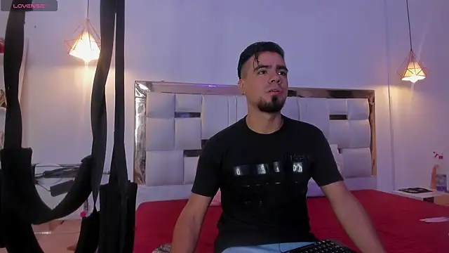 PittAndLunaa online show from December 17, 2025, 12:32 pm