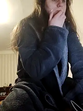 Snapshot of emeli_moon chatting on February 27, 2025, 2:03 am emeli moon online show from February 27, 2025, 2:03 am