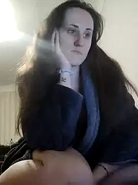 Snapshot of emeli_moon chatting on January 23, 2025, 8:35 pm emeli moon online show from January 23, 2025, 8:35 pm