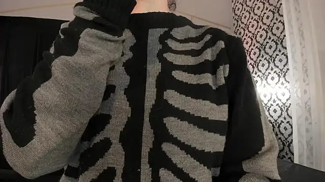 Snapshot of Adeelinee chatting on December 20, 2025, 8:01 pm Adeelinee online show from December 20, 2025, 8:01 pm