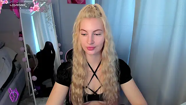 Kimmy powell online show from June 15, 2026, 3:18 am