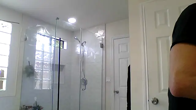 El Gizmo online show from May 2, 2026, 7:41 pm