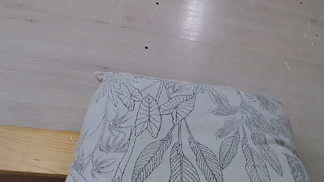 Snapshot of CRISTIINA37 chatting on October 7, 2025, 1:34 pm CRISTIINA37 online show from October 7, 2025, 1:34 pm