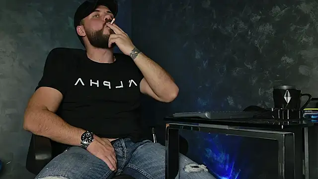 juliusmasters online show from November 22, 2025, 8:08 pm