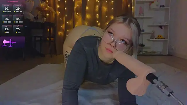 Snapshot of May_aster chatting on February 18, 2025, 2:16 am May aster online show from February 18, 2025, 2:16 am