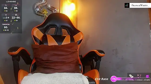 Snapshot of Mr_WhiteCock chatting on July 24, 2026, 8:05 pm Mr WhiteCock online show from July 24, 2026, 8:05 pm