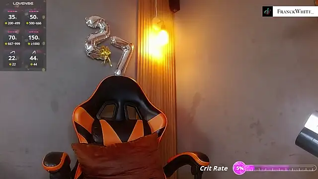 Snapshot of Mr_WhiteCock chatting on July 31, 2026, 2:22 am Mr WhiteCock online show from July 31, 2026, 2:22 am