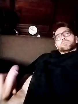 Snapshot of tomee83 chatting on October 28, 2025, 10:52 pm tomee83 online show from October 28, 2025, 10:52 pm