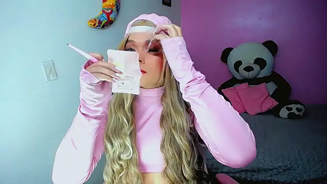 Snapshot of SweetKim21 chatting on November 14, 2025, 6:39 am SweetKim21 online show from November 14, 2025, 6:39 am