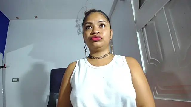 Snapshot of Squirter_pussybomb chatting on December 4, 2025, 5:50 am Squirter pussybomb online show from December 4, 2025, 5:50 am