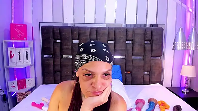 KatteMoss online show from August 2, 2026, 9:23 pm