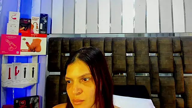 Snapshot of KatteMoss chatting on June 7, 2026, 9:09 pm KatteMoss online show from June 7, 2026, 9:09 pm