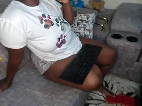 ladyshasha online show from April 26, 2026, 2:25 pm