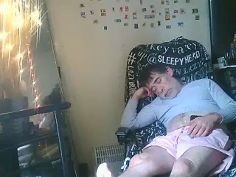 Snapshot of DaddyQuimHot chatting on February 16, 2025, 11:05 am DaddyQuimHot online show from February 16, 2025, 11:05 am