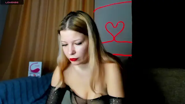 Leila purr18 online show from March 21, 2025, 6:38 am