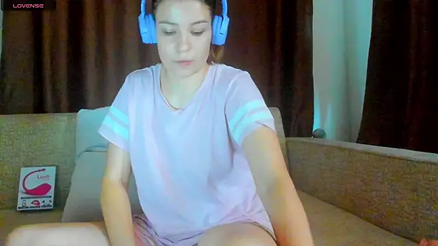 Leila purr18 online show from September 29, 2025, 7:48 am